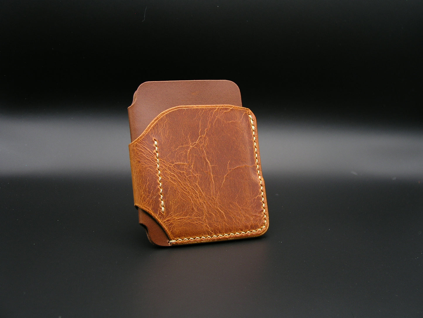 The A10: a minimalist, hand-made wallet