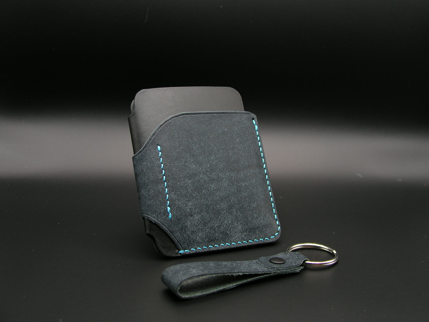 The A10: a minimalist, hand-made wallet