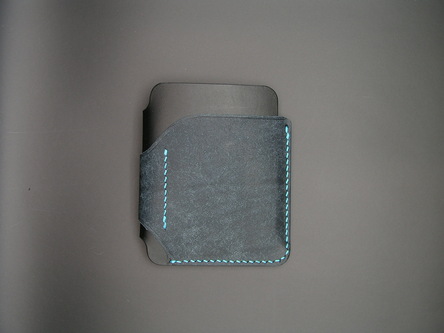 The A10: a minimalist, hand-made wallet