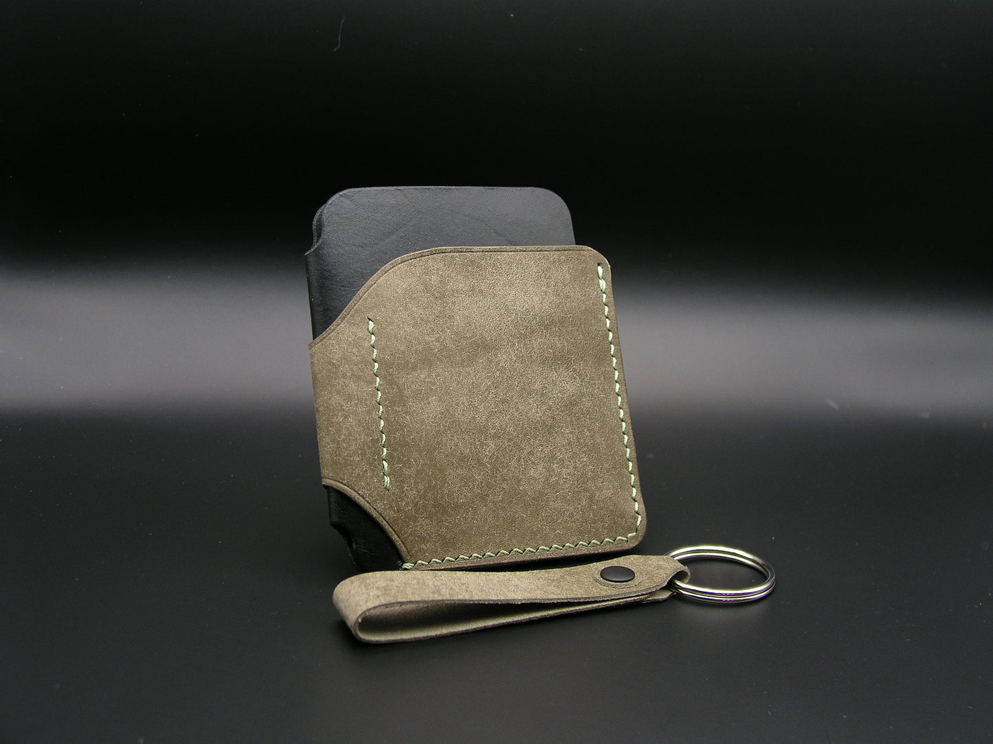 The A10: a minimalist, hand-made wallet
