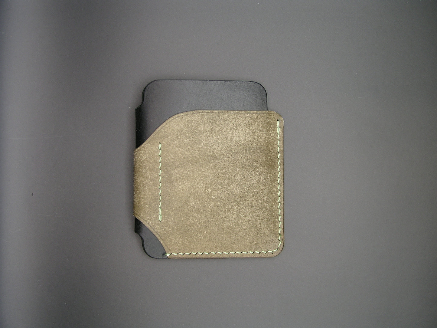 The A10: a minimalist, hand-made wallet